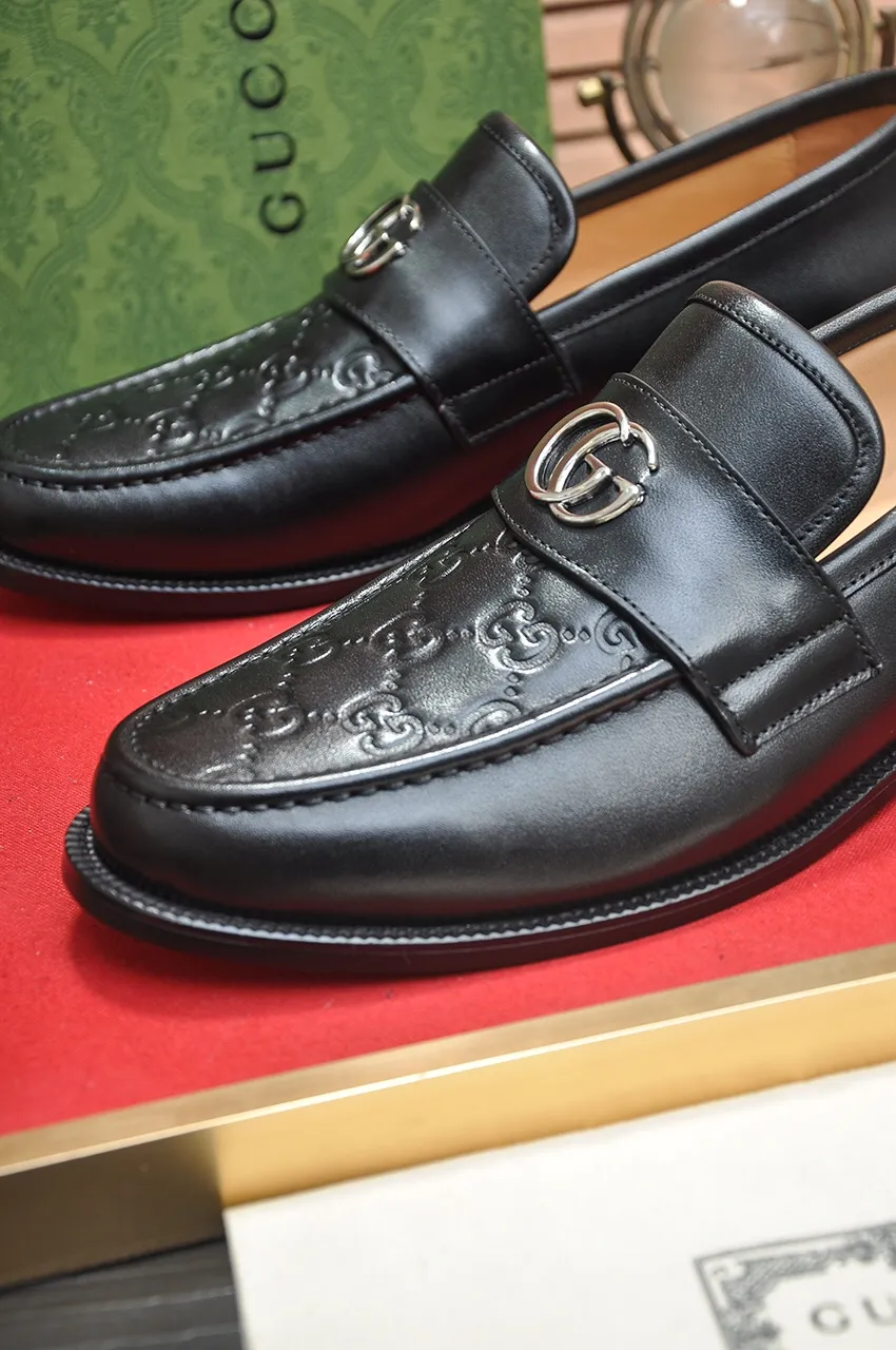 Men's men's shoes💰520💶【GUCCI】 (high-end Niuli) new model🍀Gucci* - top version Gucci classic casual leather shoes! It is made of imported original cowhide and has a comfortable first layer of cowhide lining! Original wear-resistant rubber outsole! High quality products! Code number 38-44!
